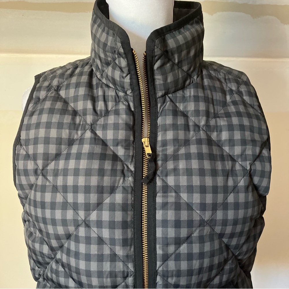 J. Crew Ladies Black / Gray Gingham Plaid Quilted Puffer Vest size Small - Picture 5 of 9